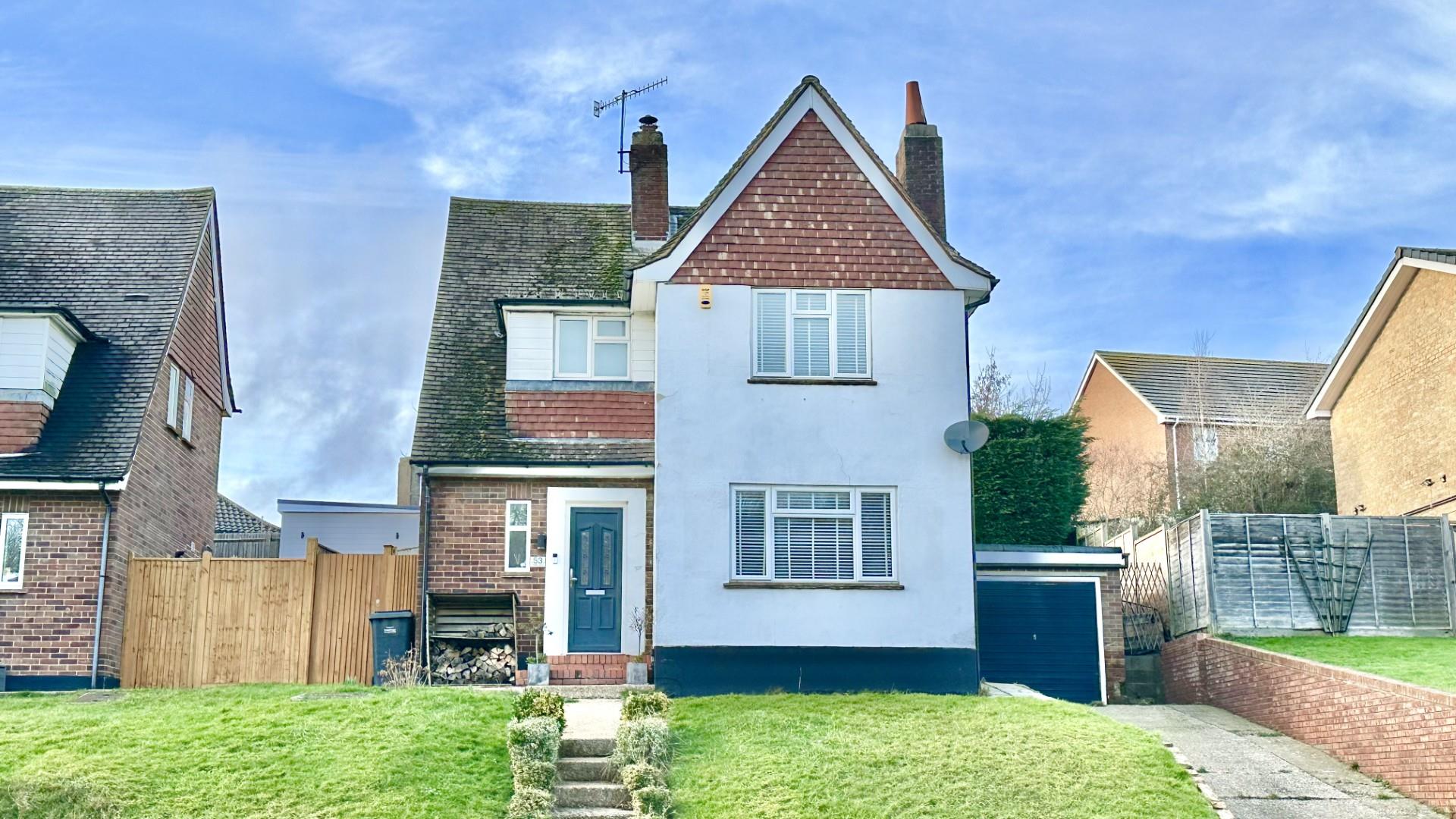 3 bed property in Ironlatch Avenue, St Leonards On Sea
